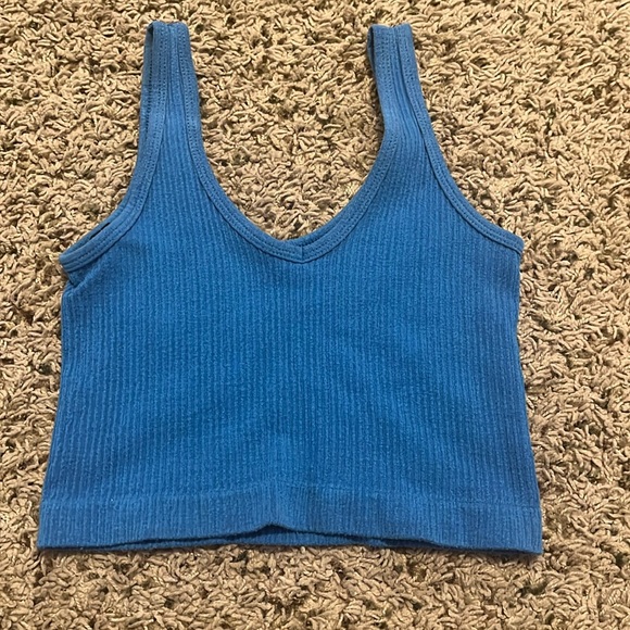 urban tank top - Picture 1 of 3